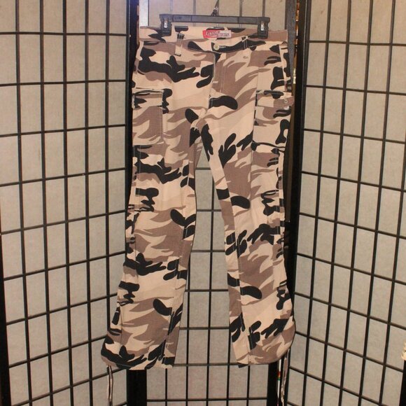 Women’s Vintage Pants - Y2K Low Rise Camo Pants/Capris 2000s Lazer Jeans sz. 13 - Picture 1 of 8